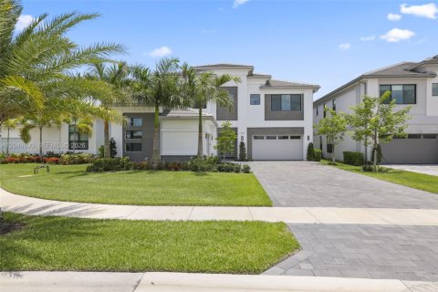 House in Palm Beach Gardens, Florida 5 bedrooms, 488.67 sq.m. № 2186140 - photo 3