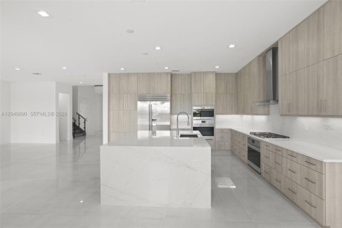 House in Palm Beach Gardens, Florida 5 bedrooms, 488.67 sq.m. № 2186140 - photo 20