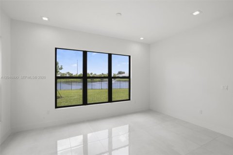 House in Palm Beach Gardens, Florida 5 bedrooms, 488.67 sq.m. № 2186140 - photo 29