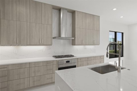 House in Palm Beach Gardens, Florida 5 bedrooms, 488.67 sq.m. № 2186140 - photo 26