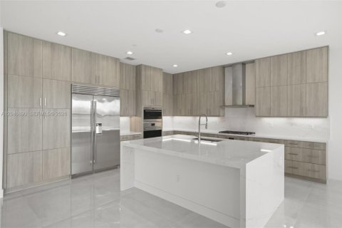 House in Palm Beach Gardens, Florida 5 bedrooms, 488.67 sq.m. № 2186140 - photo 18