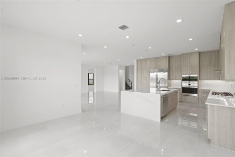 House in Palm Beach Gardens, Florida 5 bedrooms, 488.67 sq.m. № 2186140 - photo 27