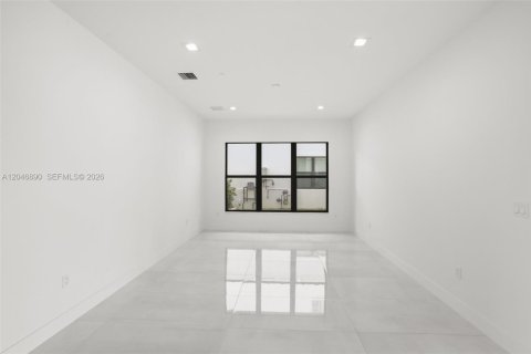 House in Palm Beach Gardens, Florida 5 bedrooms, 488.67 sq.m. № 2186140 - photo 11