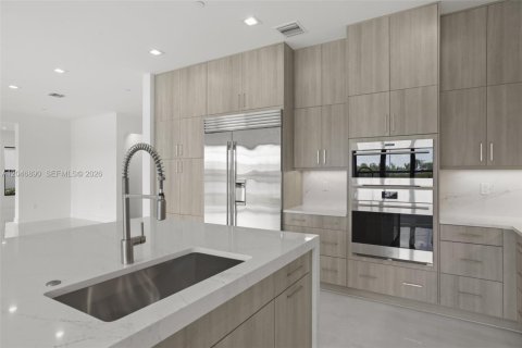House in Palm Beach Gardens, Florida 5 bedrooms, 488.67 sq.m. № 2186140 - photo 24