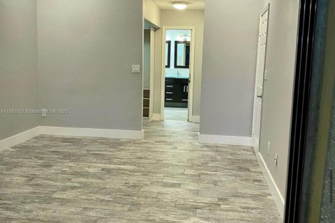 Condo in Doral, Florida, 3 bedrooms  № 1946206 - photo 9