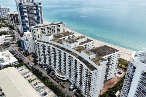 Copropriété à vendre à Miami Beach, Floride: 3 chambres, 143.07 m2 № 2431380 - photo 21