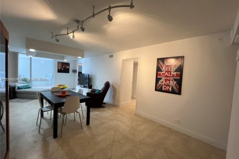 Copropriété à vendre à Miami Beach, Floride: 3 chambres, 143.07 m2 № 2431380 - photo 4