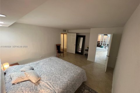 Copropriété à vendre à Miami Beach, Floride: 3 chambres, 143.07 m2 № 2431380 - photo 9