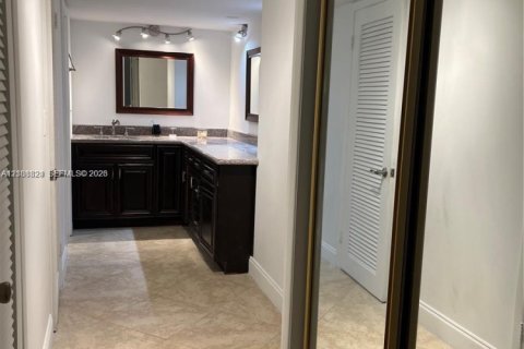 Copropriété à vendre à Miami Beach, Floride: 3 chambres, 143.07 m2 № 2431380 - photo 19