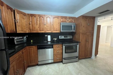 Copropriété à vendre à Miami Beach, Floride: 3 chambres, 143.07 m2 № 2431380 - photo 6