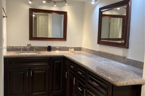Copropriété à vendre à Miami Beach, Floride: 3 chambres, 143.07 m2 № 2431380 - photo 17