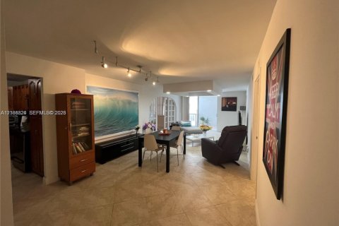 Copropriété à vendre à Miami Beach, Floride: 3 chambres, 143.07 m2 № 2431380 - photo 3