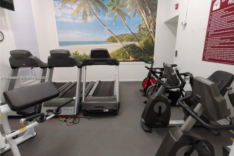 Copropriété à vendre à Miami Beach, Floride: 3 chambres, 143.07 m2 № 2431380 - photo 24