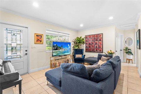 Купить виллу или дом в Майами, Флорида 3 спальни, 103.49м2, № 1971576 - фото 6