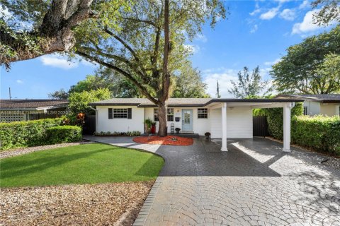 Купить виллу или дом в Майами, Флорида 3 спальни, 103.49м2, № 1971576 - фото 1