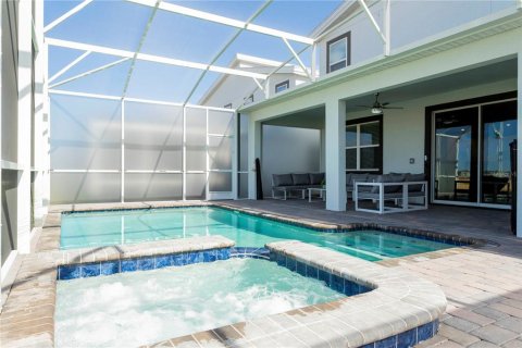 House in Davenport, Florida 8 bedrooms, 373.28 sq.m. № 1916244 - photo 16