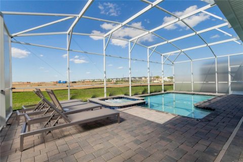 Casa en alquiler en Davenport, Florida, 8 dormitorios, 373.28 m2 № 1916244 - foto 15