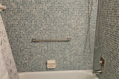 Condominio en venta en Deerfield Beach, Florida, 1 dormitorio, 65.03 m2 № 2146886 - foto 9