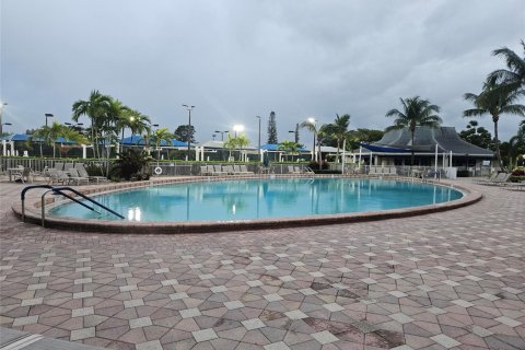 Condominio en venta en Deerfield Beach, Florida, 1 dormitorio, 65.03 m2 № 2146886 - foto 18