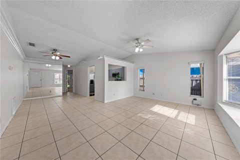 Villa ou maison à vendre à Orlando, Floride: 3 chambres, 122.63 m2 № 2339758 - photo 6