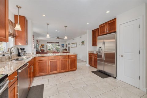 Condominio en venta en Sarasota, Florida, 2 dormitorios, 107.77 m2 № 2095486 - foto 11
