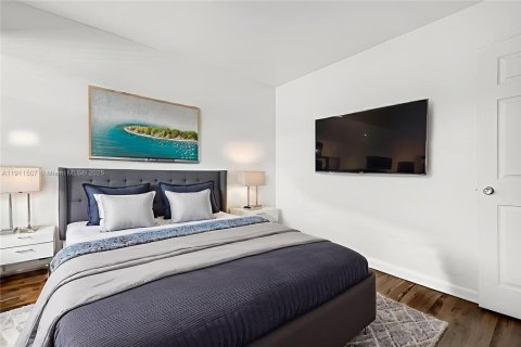 Condo in Miami, Florida, 2 bedrooms № 1969777 - photo 3
