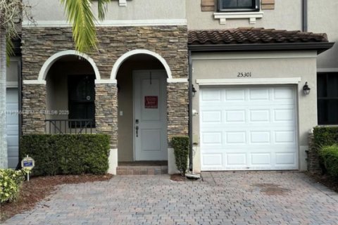 Touwnhouse à louer à Homestead, Floride: 3 chambres, 169.92 m2 № 1968870 - photo 1