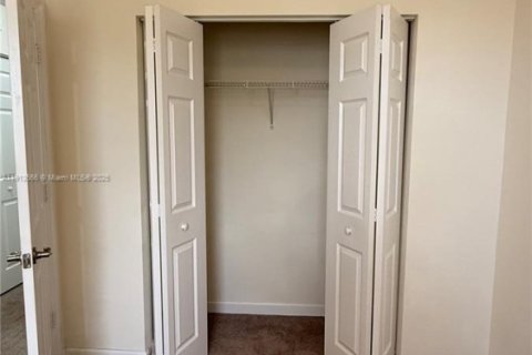 Touwnhouse à louer à Homestead, Floride: 3 chambres, 169.92 m2 № 1968870 - photo 17