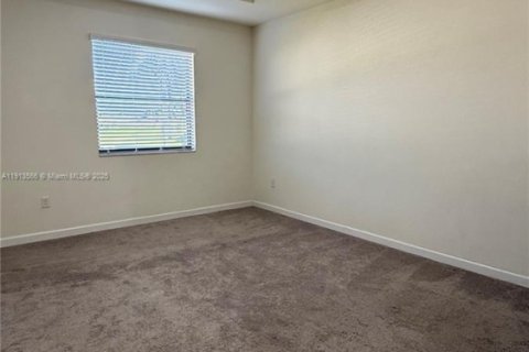 Touwnhouse à louer à Homestead, Floride: 3 chambres, 169.92 m2 № 1968870 - photo 11