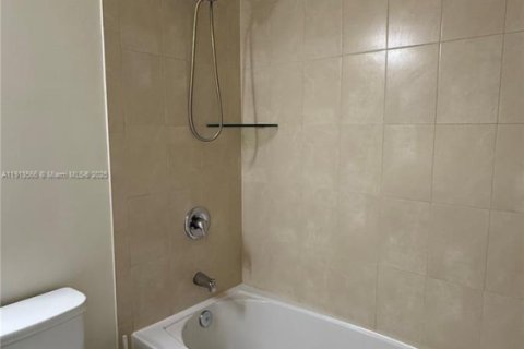 Touwnhouse à louer à Homestead, Floride: 3 chambres, 169.92 m2 № 1968870 - photo 14