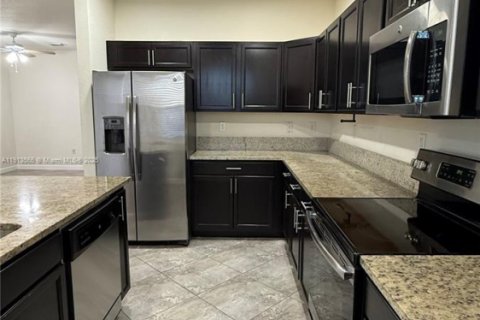 Touwnhouse à louer à Homestead, Floride: 3 chambres, 169.92 m2 № 1968870 - photo 4