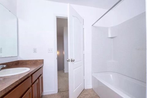 Townhouse in Orlando, Florida 3 bedrooms, 198.25 sq.m. № 2379646 - photo 15