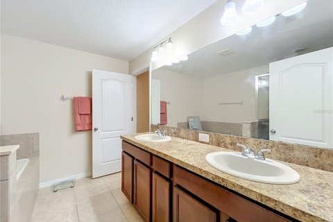 Adosado en venta en Orlando, Florida, 4 dormitorios, 229 m2 № 2350347 - foto 22