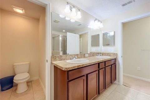 Adosado en venta en Orlando, Florida, 4 dormitorios, 229 m2 № 2350347 - foto 23