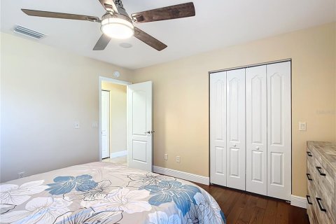 House in Summerfield, Florida 4 bedrooms, 325.53 sq.m. № 2431192 - photo 17