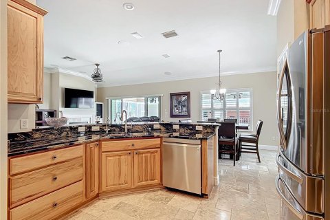 House in Summerfield, Florida 4 bedrooms, 325.53 sq.m. № 2431192 - photo 13