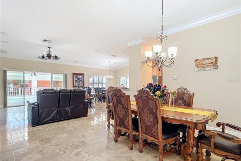 House in Summerfield, Florida 4 bedrooms, 325.53 sq.m. № 2431192 - photo 3