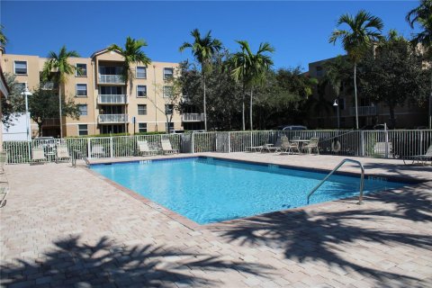 Copropriété à louer à Dania Beach, Floride: 2 chambres, 107.95 m2 № 2089556 - photo 2