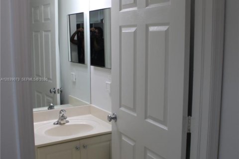 Copropriété à louer à Dania Beach, Floride: 2 chambres, 107.95 m2 № 2089556 - photo 23