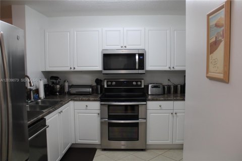 Copropriété à louer à Dania Beach, Floride: 2 chambres, 107.95 m2 № 2089556 - photo 10