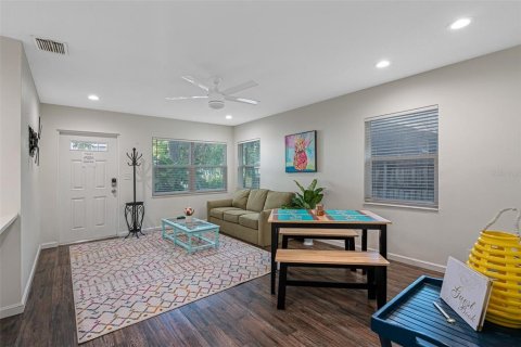 Villa ou maison à vendre à Tampa, Floride: 2 chambres, 73.11 m2 № 1918109 - photo 9