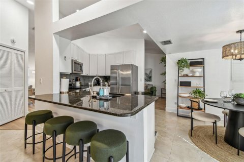 Villa ou maison à vendre à Palm Harbor, Floride: 3 chambres, 196.02 m2 № 2413874 - photo 10
