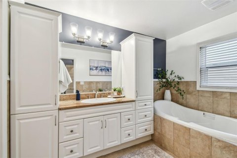 Villa ou maison à vendre à Palm Harbor, Floride: 3 chambres, 196.02 m2 № 2413874 - photo 17