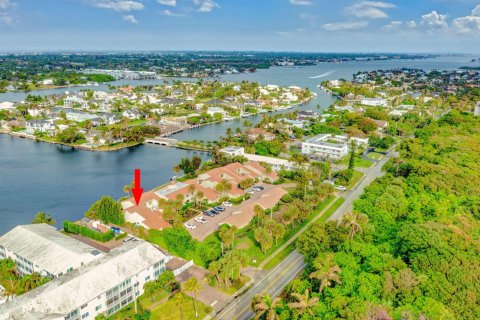 Adosado en Ocean Ridge, Florida 3 dormitorios, 214.79 m2 № 2261697