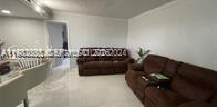 Condominio en Miami, Florida, 1 dormitorio № 2080423