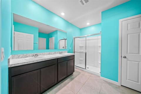 House in Palm Bay, Florida 4 bedrooms, 179.67 sq.m. № 1808361 - photo 15