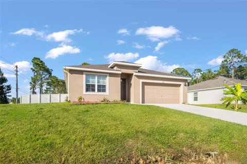 House in Palm Bay, Florida 4 bedrooms, 179.67 sq.m. № 1808361 - photo 2