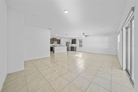 House in Palm Bay, Florida 4 bedrooms, 179.67 sq.m. № 1808361 - photo 9