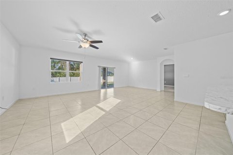 House in Palm Bay, Florida 4 bedrooms, 179.67 sq.m. № 1808361 - photo 7