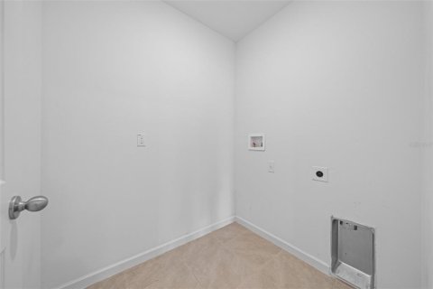 House in Palm Bay, Florida 4 bedrooms, 179.67 sq.m. № 1808361 - photo 12